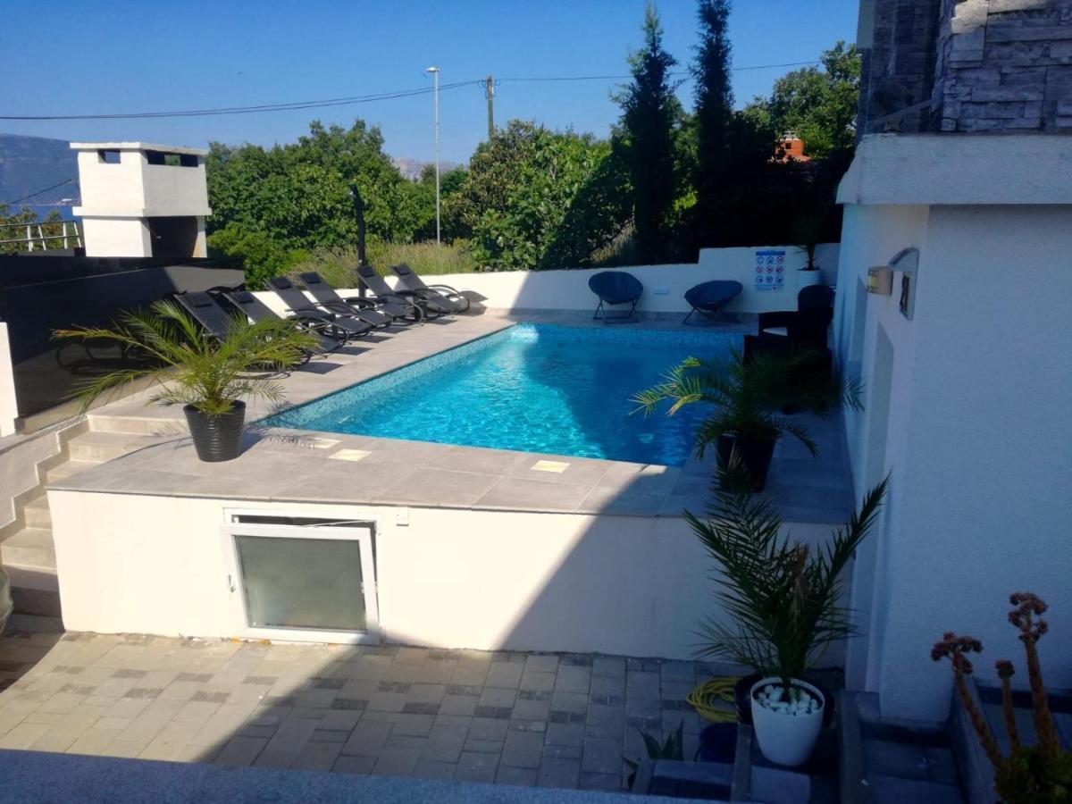 Villa Infinity Pinezići Exteriör bild