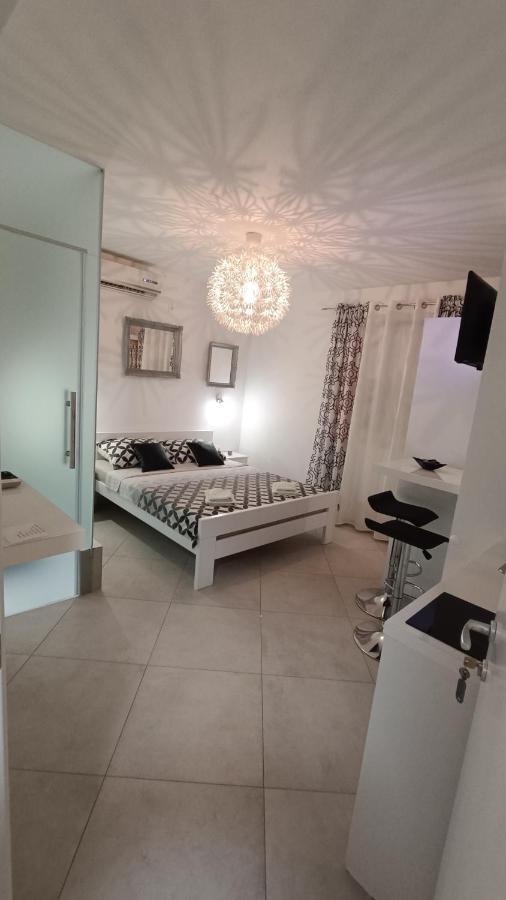 Villa Infinity Pinezići Exteriör bild